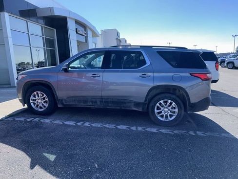 Used 2021 Chevrolet Traverse LT w/ LPO, Floor Liner Package AWD/4WD image 9
