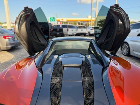 Used 2020 McLaren 570S Spider image 34