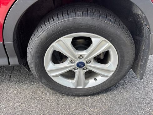 Used 2015 Ford Escape SE w/ Equipment Group 201A AWD/4WD image 13