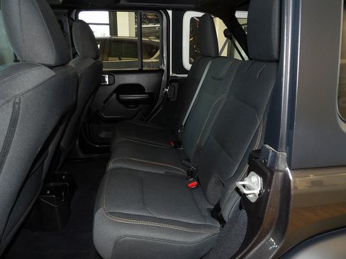Used 2024 Jeep Wrangler Unlimited Sport AWD/4WD image 24