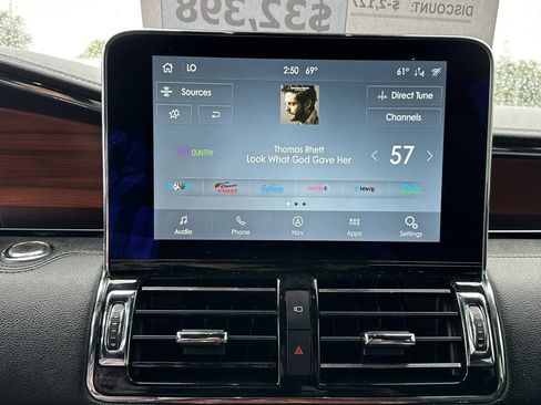 Used 2020 Lincoln Navigator L Reserve w/ Luxury Package image 16