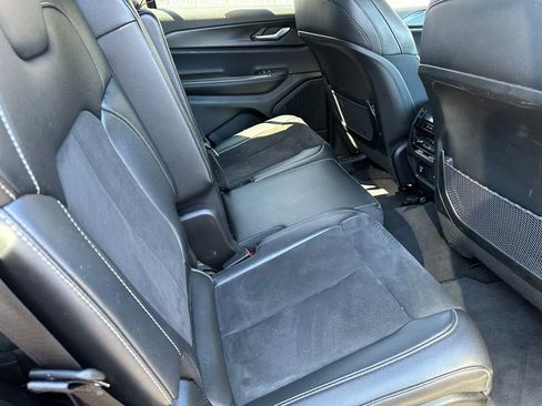 Used 2024 Jeep Grand Cherokee L Laredo image 22