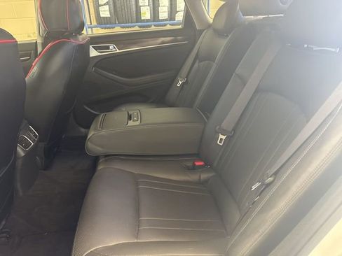 Used 2015 Hyundai Genesis 3.8 image 13