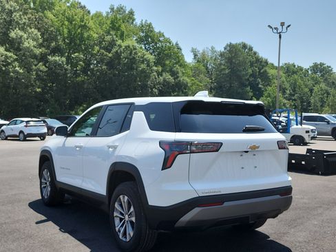 New 2026 Chevrolet Equinox LT w/ Convenience Package II FWD image 3