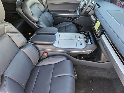 New 2025 Lincoln Navigator Reserve w/ Jet Appearance Package image 13