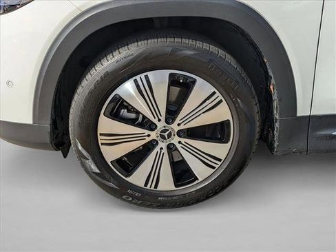 Used 2023 Mercedes-Benz EQB 300 4MATIC image 24