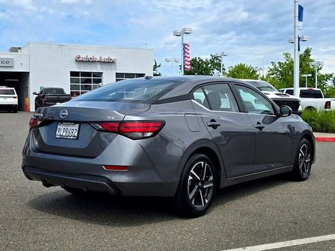 Used 2024 Nissan Sentra SV image 4