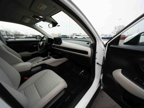 Used 2025 Honda HR-V LX image 26