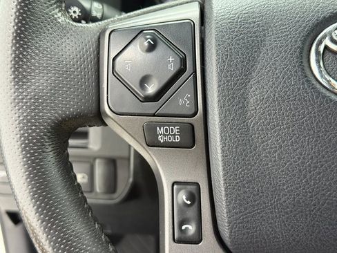 Used 2019 Toyota Tacoma TRD Off-Road image 11