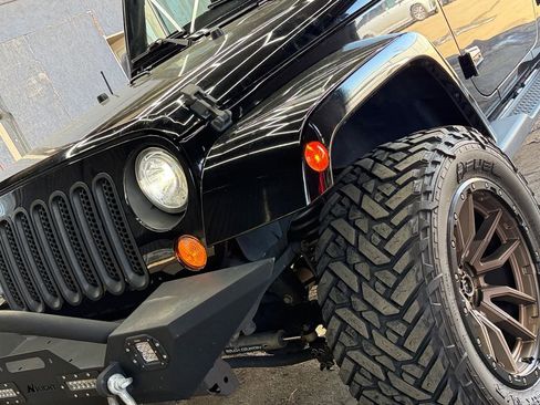 Used 2017 Jeep Wrangler Unlimited Sahara w/ Connectivity Group image 20