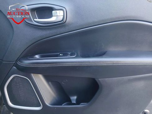 Used 2019 Jeep Compass Sport FWD image 30