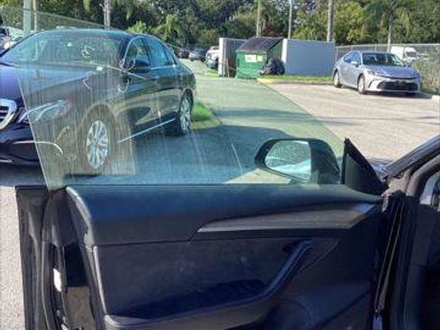 Used 2023 Tesla Model 3 Standard Range RWD image 16