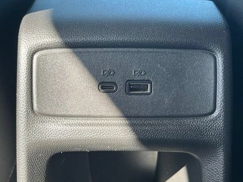 Used 2025 Chevrolet Trax LT FWD image 31