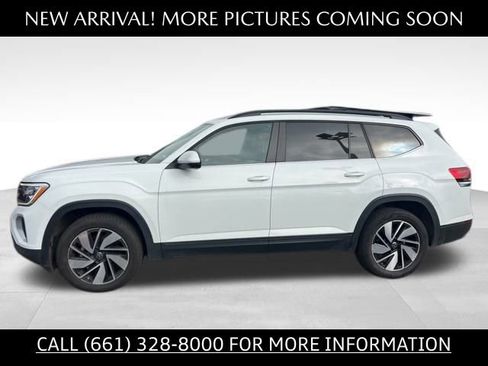 Used 2024 Volkswagen Atlas SE image 2