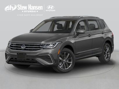 Used 2022 Volkswagen Tiguan SE w/ Panoramic Sunroof Package
