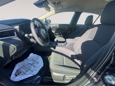 Used 2023 Toyota Corolla LE image 9