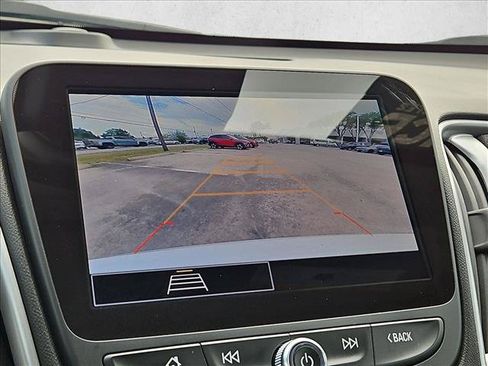 Used 2025 Chevrolet Malibu LT FWD image 12