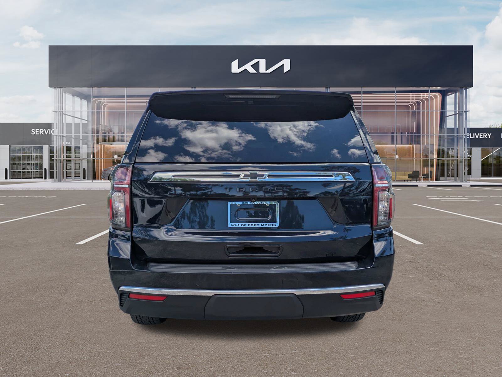 Used 2022 Chevrolet Tahoe LT w/ Luxury Package RWD image 5
