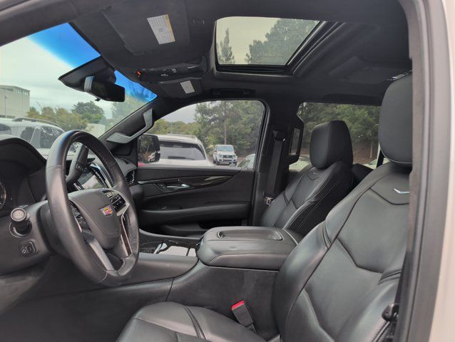 Used 2018 Cadillac Escalade Platinum AWD/4WD image 13
