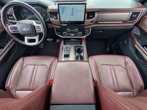 Used 2024 Ford Expedition Limited image 8