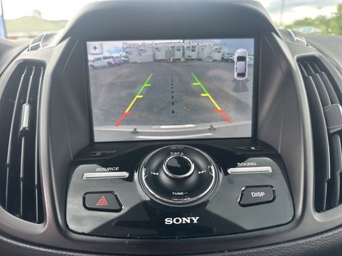 Used 2017 Ford Escape Titanium AWD/4WD image 19