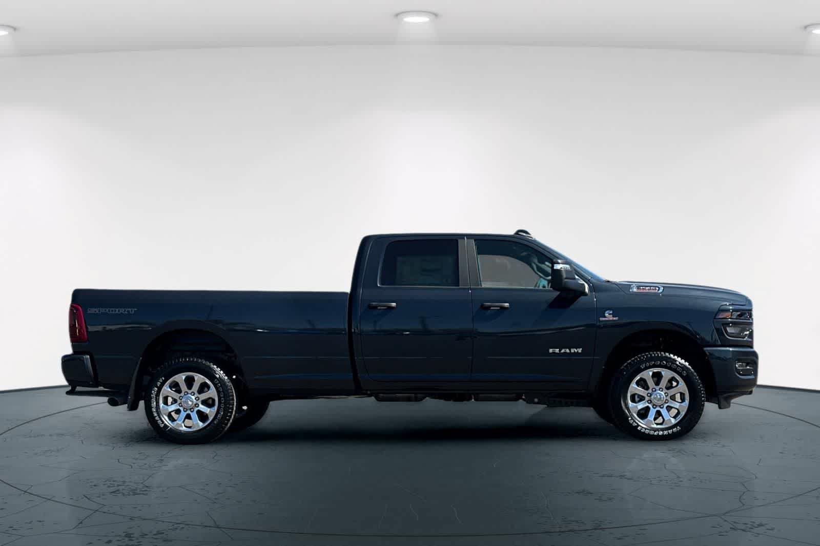 New 2026 RAM 3500 Big Horn AWD/4WD image 6