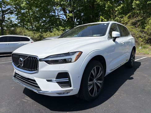Used 2022 Volvo XC60 B5 Inscription w/ Advanced Package AWD/4WD image 3