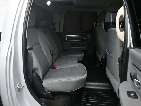 Used 2016 RAM 1500 Lone Star AWD/4WD image 10