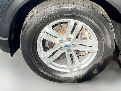 Used 2023 Ford Explorer XLT image 30