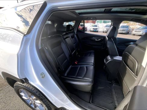 Used 2023 GMC Terrain SLT w/ Tech Package image 15