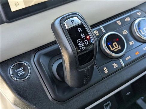 Used 2023 Land Rover Defender 90 X-Dynamic SE image 13