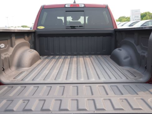 Used 2022 RAM 1500 Laramie AWD/4WD image 8