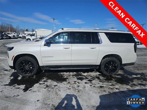 Used 2025 Chevrolet Suburban Premier image 2