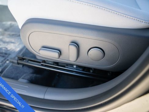 Certified 2025 Hyundai Kona SEL image 17