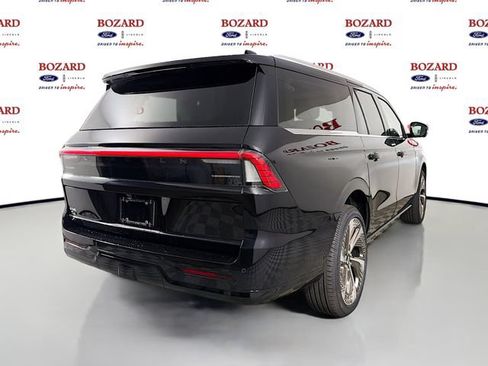 New 2026 Lincoln Navigator L Black Label AWD/4WD image 8