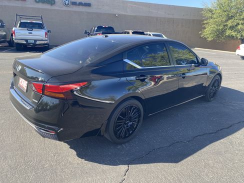 Used 2022 Nissan Altima 2.0 SR FWD image 4