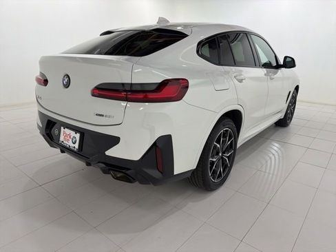 Used 2025 BMW X4 xDrive30i w/ Premium Package AWD/4WD image 5