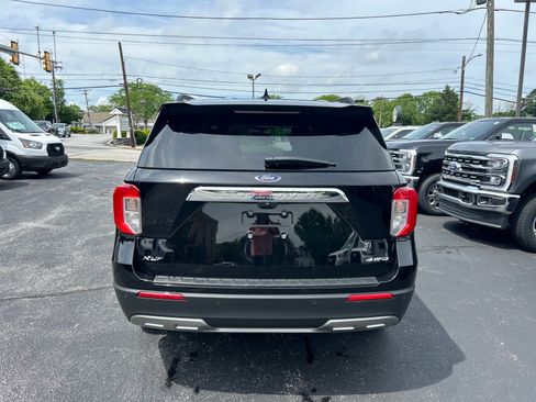 Certified 2023 Ford Explorer XLT w/ Equipment Group 202A AWD/4WD image 14