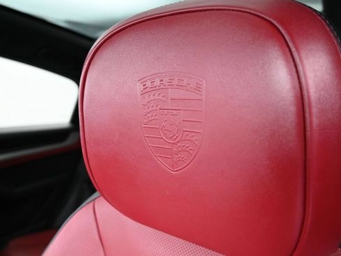 Certified 2024 Porsche Cayenne Coupe AWD/4WD image 11