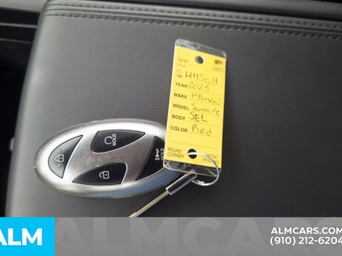 Used 2025 Hyundai Santa Fe SEL FWD image 21