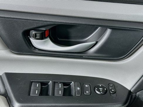 Used 2017 Honda CR-V LX image 15
