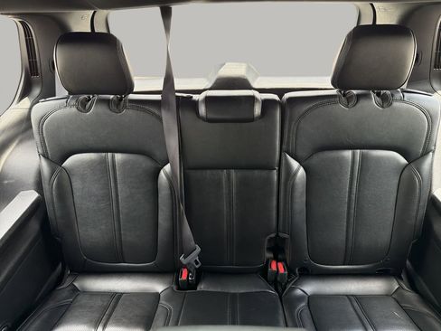 Used 2024 Jeep Wagoneer Series II w/ Flexible Seating Group RWD image 17