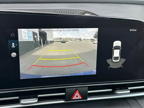 Used 2023 Hyundai Elantra Limited FWD image 19