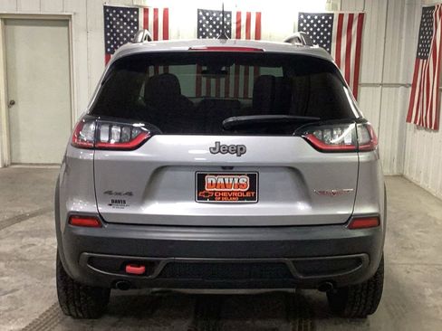 Used 2019 Jeep Cherokee Trailhawk image 5