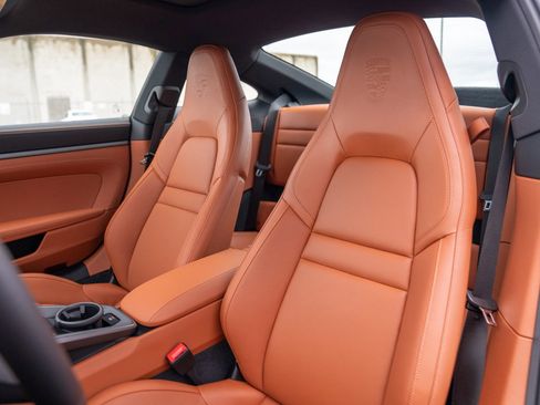 Used 2025 Porsche 911 Carrera image 9