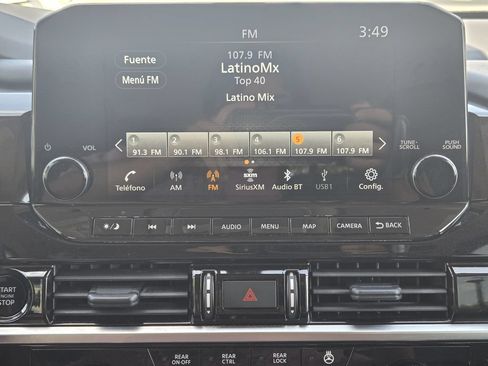 Used 2025 Nissan Pathfinder SL FWD image 8