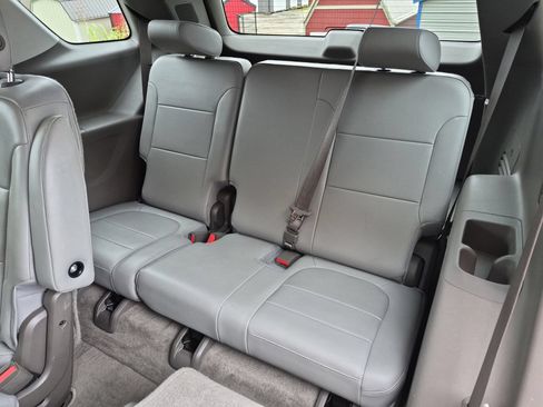 Used 2018 Chevrolet Traverse LT FWD image 27