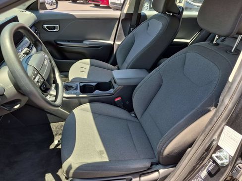 Used 2025 Kia K4 FWD image 25