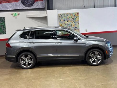Used 2021 Volkswagen Tiguan SEL AWD/4WD image 44