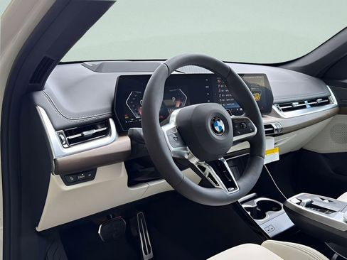 New 2026 BMW X1 xDrive28i w/ Technology Package AWD/4WD image 9
